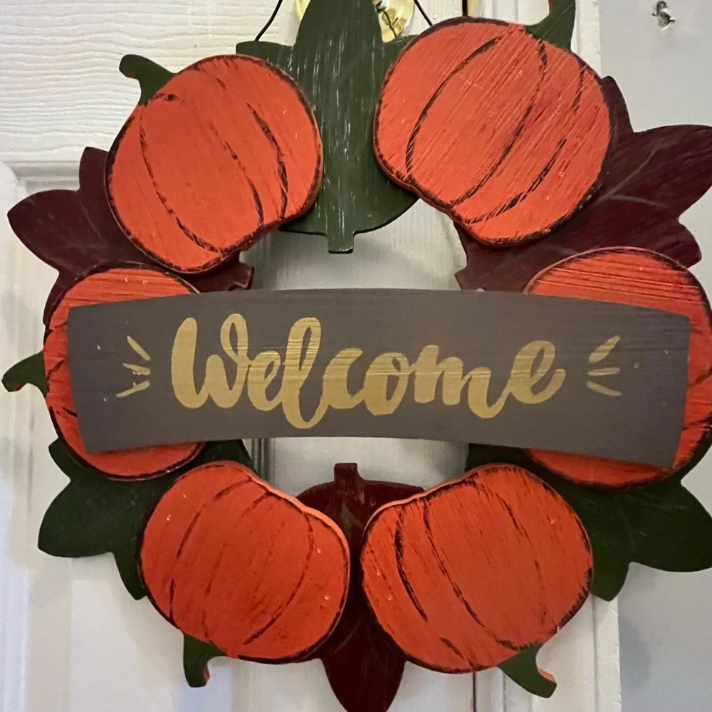 Festive Pumpkin Welcome Wreath - Red and Green